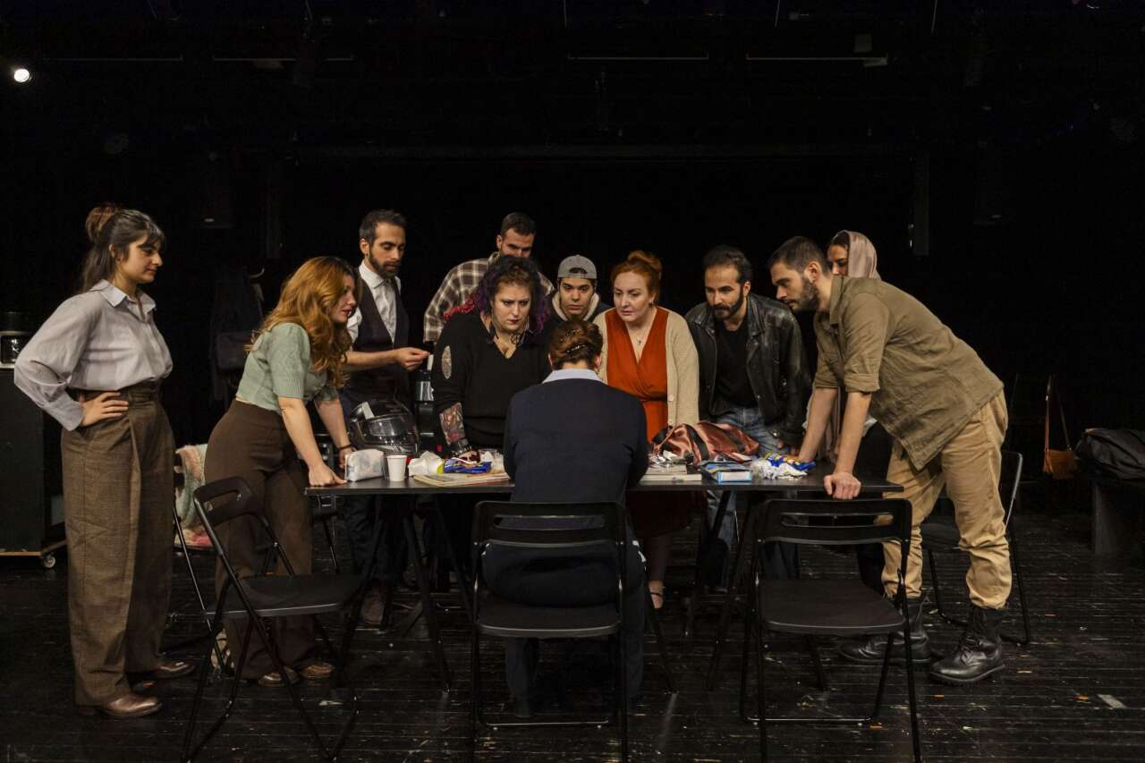 “7 Dakika” sahneden çıkıp sokağa karışıyor 1